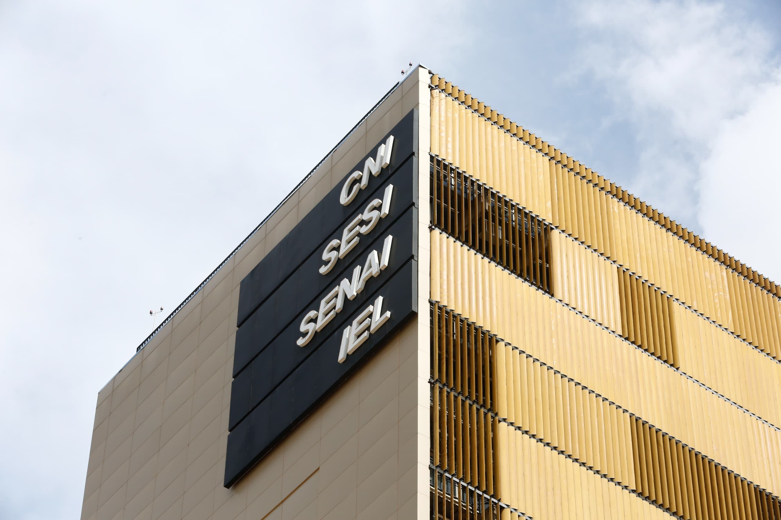 Corte na taxa Selic é considerado tímido pelo setor produtivo e mantém alerta sobre custo do crédito