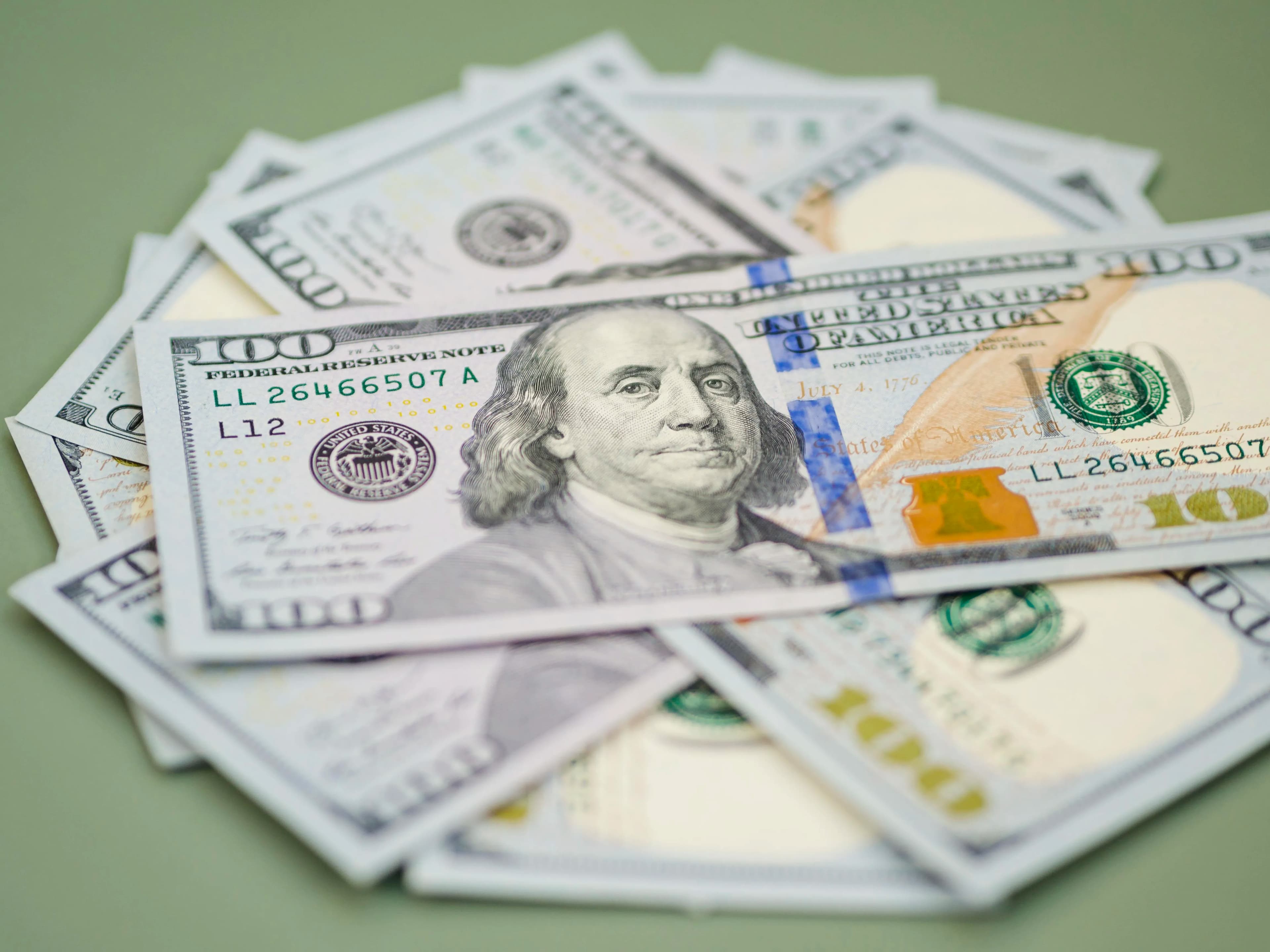Novo corte de juros e recuo do dólar: impactos diretos nas contas e na rotina dos condomínios